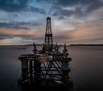 How does oil drilling work